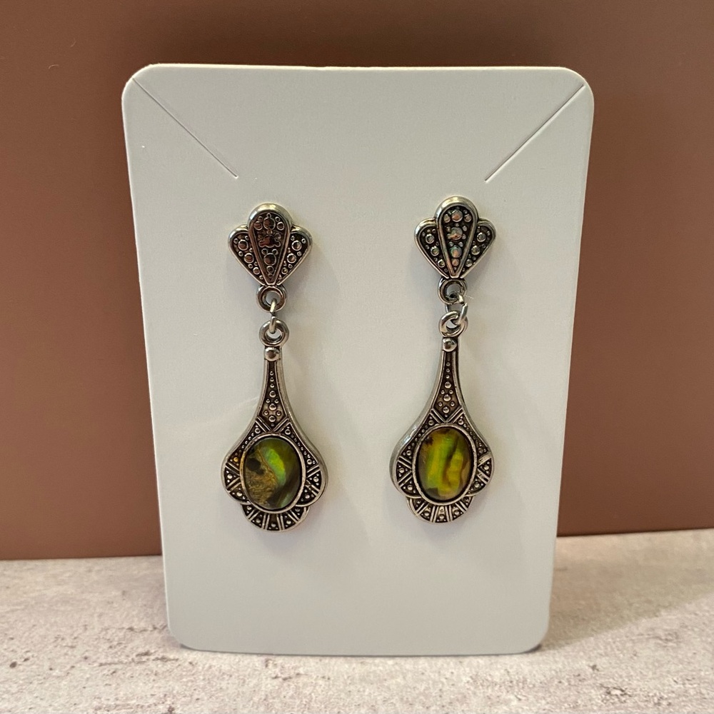 Vintage Revivalist Silver-tone Abalone Shell Etched Dangle Earrings - Picture 7 of 9